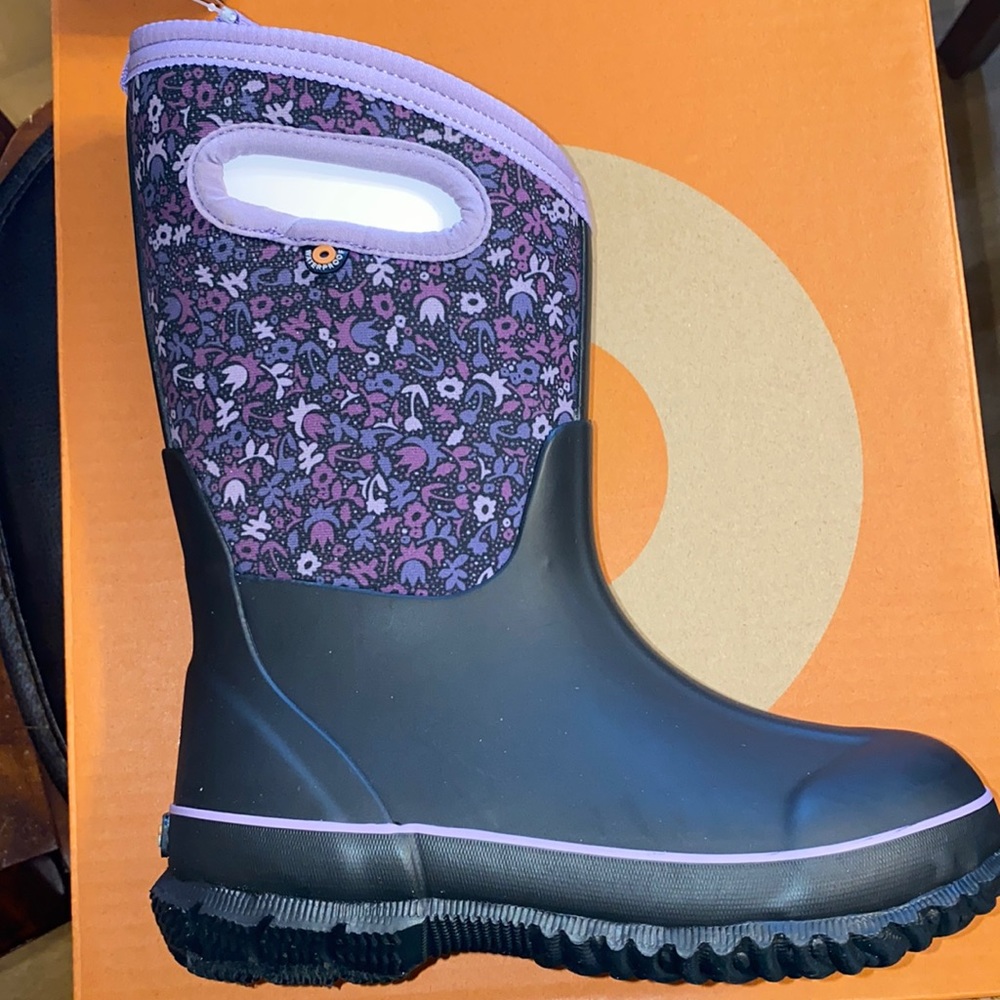 Girls Bogs NIB size 1 Waterproof